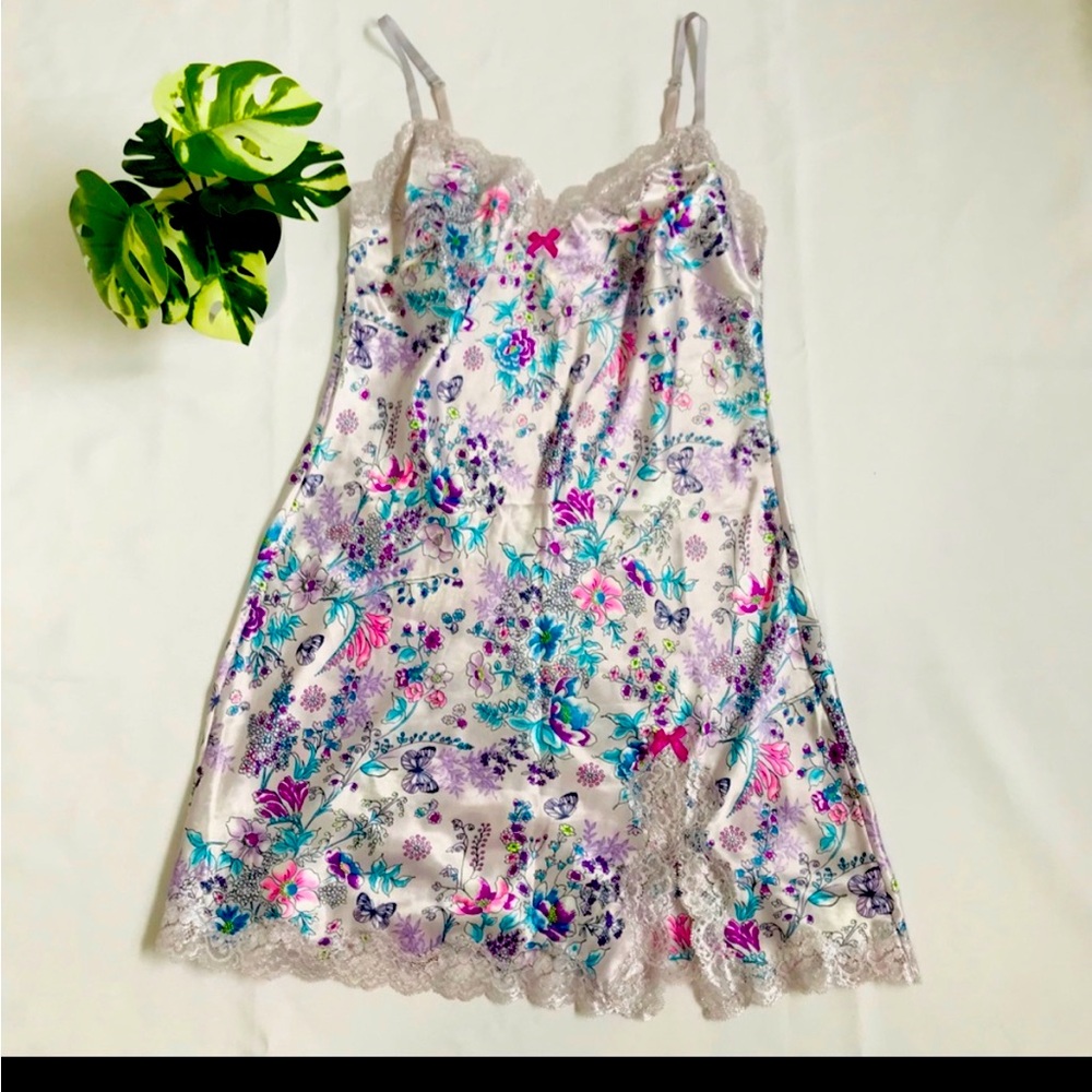 Victoria’s Secret pink floral lace night slip size Small